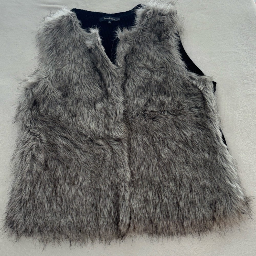 Evan‎ Picone Black and Gray Faux Fur Vest Size XL